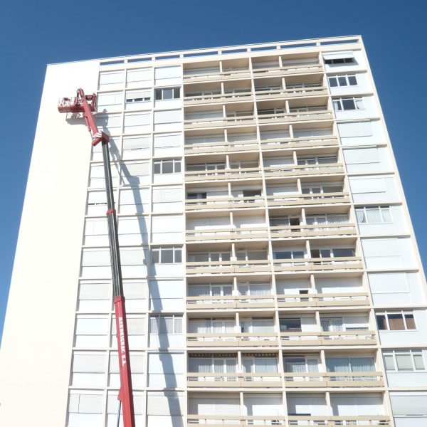 IMMEUBLE-LE-MONTMORENCY-LAVAL-RAVALEMENT-DECORATIF-1