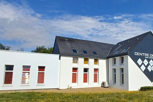 MAISON-DE-SANTE-LOIRON-TRAITEMENT-DES-BARDAGES-ET-RAVALEMENT-DES-FACADES-1