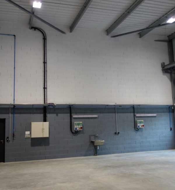PEINTURE-DE-PROPRETE-DANS-ATELIERS-EN-MAYENNE-3